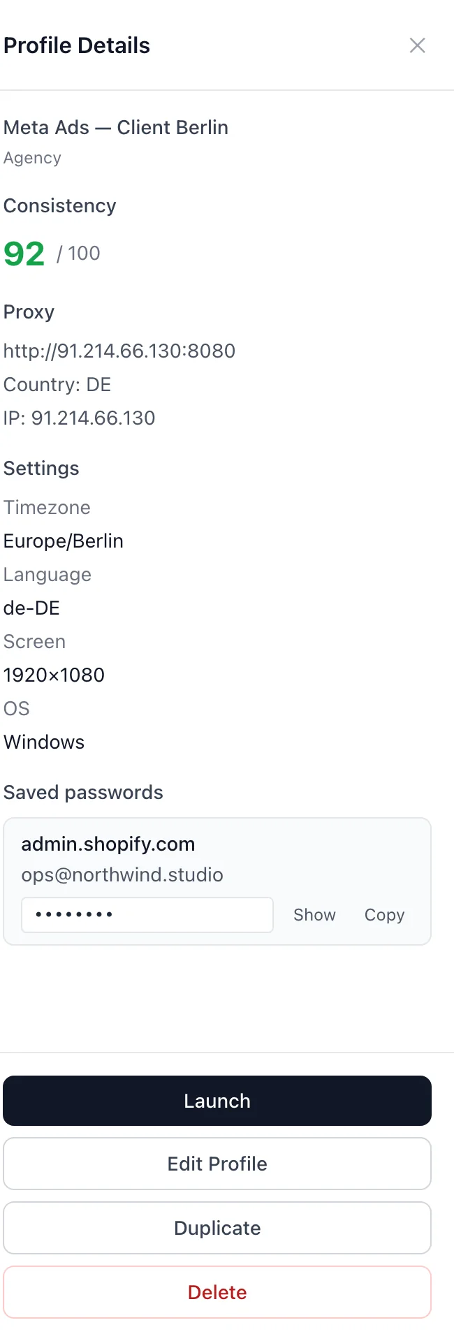 Profile details panel showing consistency score, proxy, timezone, language, screen size and saved passwords
